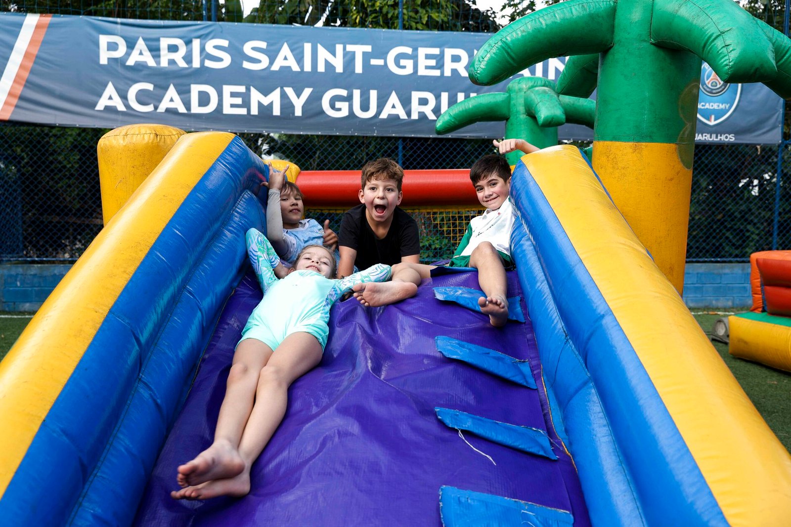 fc-307 INFLÁVEL COM PULA PULA E ESCORREGA